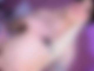 EvaaMooree's Live Sex Cam Show