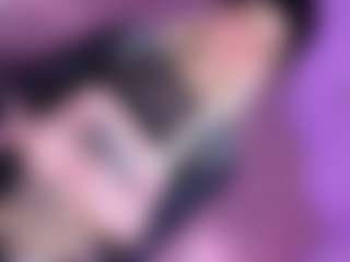 EvaaMooree's Live Sex Cam Show