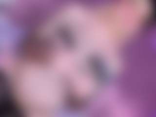 EvaaMooree's Live Sex Cam Show