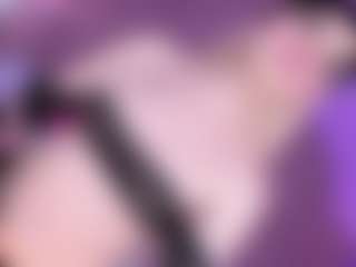 EvaaMooree's Live Sex Cam Show