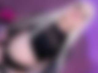 Live cam show with EvaaMooree - Colombia on dropp.cam
