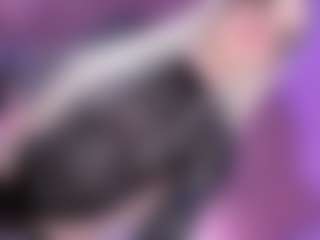 EvaaMooree's Live Sex Cam Show