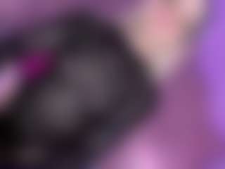 EvaaMooree's Live Sex Cam Show