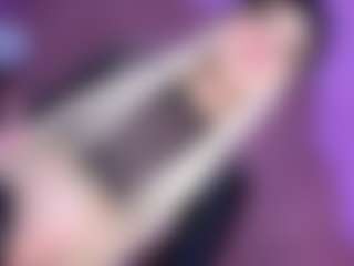 EvaaMooree's Live Sex Cam Show