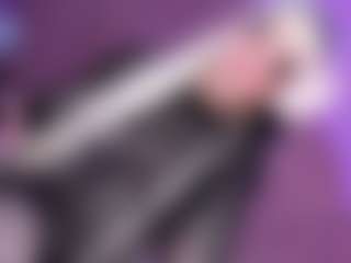 EvaaMooree's Live Sex Cam Show