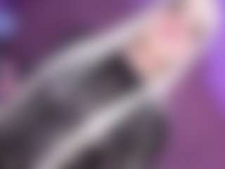 EvaaMooree's Live Sex Cam Show