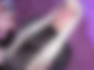 EvaaMooree's Live Sex Cam Show