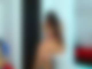 Live cam show with Little-lizzy - Facial on Camsoda
