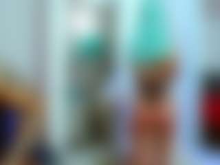 Live cam show with Little-lizzy - Deepthroat on Camsoda