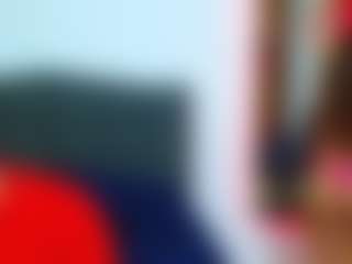 Live cam show with Little-lizzy - Oil on Sweet Sext