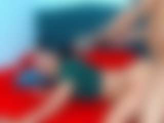 Live cam show with Little-lizzy - HD on WildCum