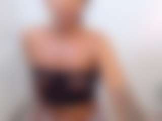 lovelybrowniee's Live Sex Cam Show