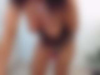 lovelybrowniee's Live Sex Cam Show