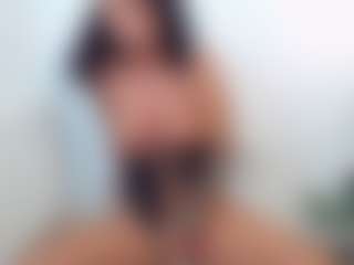 lovelybrowniee's Live Sex Cam Show