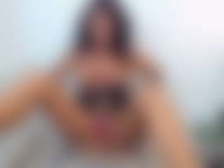 lovelybrowniee's Live Sex Cam Show