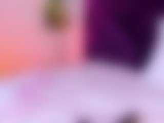 Live cam show with CailynBrowm - Cute on chickslive.net