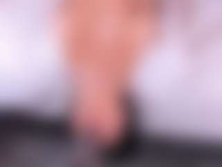 Live cam show with CailynBrowm - Fingers on livesuperchat.net