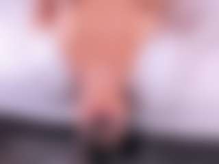 Live cam show with CailynBrowm - Small Tits Teen (18+) on livesuperchat.net