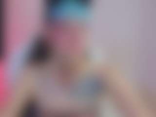 Live cam show with Charlotte - Athletic on xplaylive.com