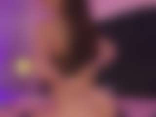 Live cam show with Julieta-Cortes - Cute on Camsoda