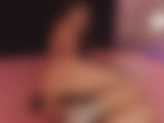 Live cam show with Latina Fit Julieta - Amateur on CamClone