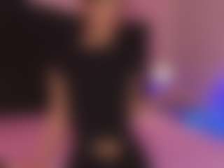 Live cam show with Latina Fit Julieta - Skinny on Hubzter Live