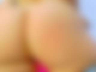 Live cam show with melissajhonson00 - Big Ass Teen (18+) on CamClone