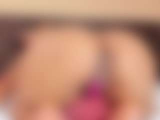 Show de cam en direct avec Kim-Baker2 - Petite sur Camsoda