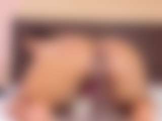 Live cam show with Kim-Baker2 - Ebony Petite on Gym Cam Girls