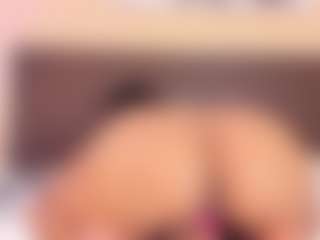 Live cam show with Kim-Baker2 - Ebony on friskycurves.com | colombia