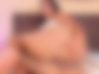 Live cam show with Kim-Baker2 - Ebony Petite on madthumbs