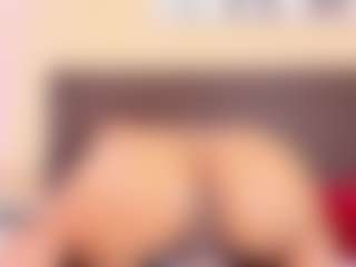 Live cam show with Kim-Baker2 - Shaved Pussy on Camsoda