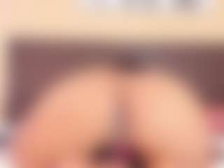 Live cam show with Kim-Baker2 - Ebony on madthumbs | colombia