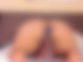 Kim-Baker2's Live Sex Cam Show