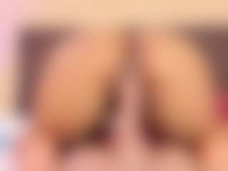 Live cam show with Kim-Baker2 - Petite on slutload