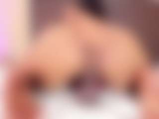 Live cam show with Kim-Baker2 - Ebony on TeamSkeetLive | colombia
