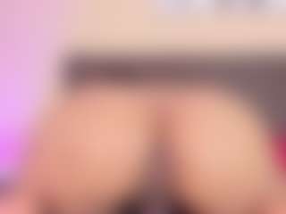 Live cam show with Kim-Baker2 - Black Petite on galaxygirlnitro.com
