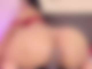 Live cam show with Kim-Baker2 - Thick on milfzrlive.com