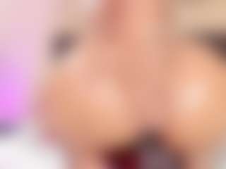Live-camshow met Kim-Baker2 - Ebony Petite op Camsoda