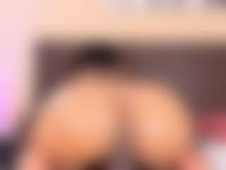 Live cam show with Kim-Baker2 - Ebony Petite on camwithhim.com