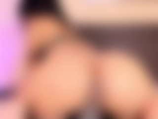 Live cam show with Kim-Baker2 - Shaved Pussy on Camsoda