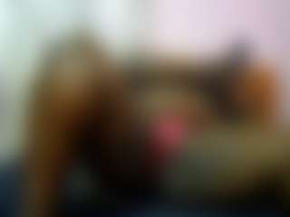 Spettacolo in cam dal vivo con happysonia - Oil su Camsoda