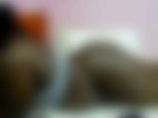 Live cam show with happysonia - Oil on CamClone