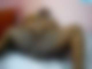 Live cam show with happysonia - Oil on Camsoda