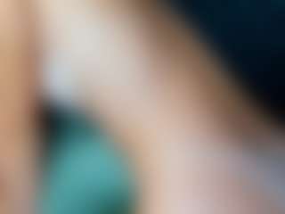 Live cam show with BlakeWow - Green Eyes on Latina Girls