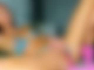 Live cam show with BlakeWow - Bedroom Blonde Hair on Camming Site