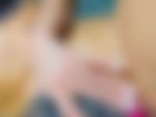 Live cam show with BlakeWow - Blonde Hair Petite on SxyPornLive