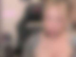 lerika-moore MILF webcam performer live streaming