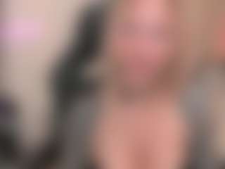 Live cam show with lerika-moore - Athletic MILF on studioflirtlive.com