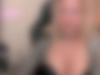 Live cam show with lerika-moore - Athletic MILF on makecum.org